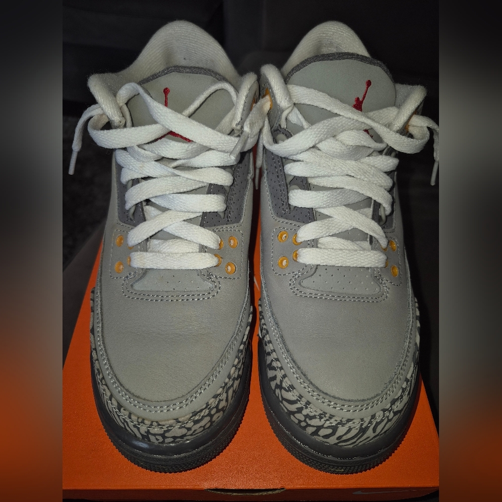 Nike Retro 3 Sneakers